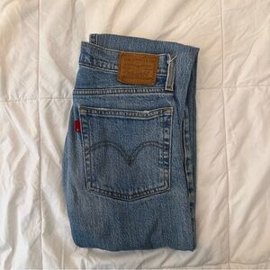 Levi’s Wedgie Straight Jean